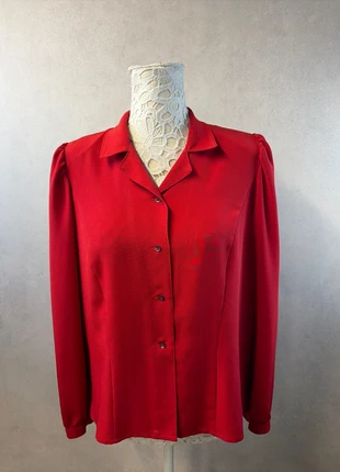 Blouse rouge satinée élégante manches longues – Caroline Rohmer – Taille M, merk: Caroline Rohmer, staat: Heel goed, maat: M / 38 / 10, € 12,00, € 13,30 inclusief Kopersbescherming Pro