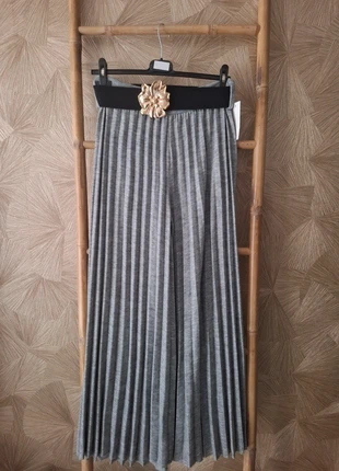 Pantalon gris, brand: Made In Italy, condizioni: Nuovo con cartellino, taglia: XXL / IT 48 / EU 44, €13.00, €14.35 include la Protezione acquisti