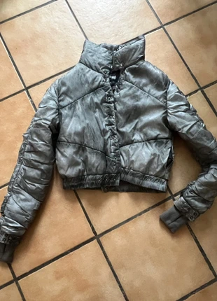 Darker wavs dollskill jacket puffer smoke grey, marque: Dolls Kill, état: Très bon état, taille: XS / 34 / 6, 65,00 €, 68,95 € Protection acheteurs incluse