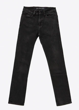 Jeans uomo nero - Calvin Klein, marca: Calvin Klein, estado: Muito bom, tamanho: PT 40 | W30, €30.00, €32.20 inclui Proteção do Comprador