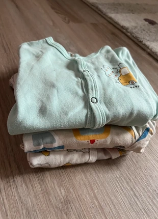 Strampler Sinsay 86, marque: Sinsay, état: Bon état, taille: 12-18 mois / 80 cm, 2,50 €, 3,33 € Protection acheteurs incluse