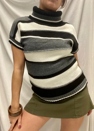 Turtleneck sweater, short sleeves, ribbed knit, big stripes, geometric, vintage 90s y2k, brand: Vintage, condizioni: Ottime, taglia: S / IT 40 / EU 36, €14.00, €15.40 include la Protezione acquisti Pro