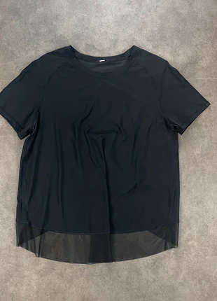 Haut Lululemon noir - Taille 6 (38 EU), marque: Lululemon, état: Très bon état, taille: M / 38 / 10, 24,50 €, 26,43 € Protection acheteurs (Pro) incluse