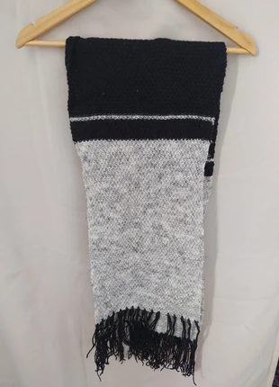 Écharpe femme grise & noire, état: Très bon état, 1,50 €, 2,28 € Protection acheteurs incluse