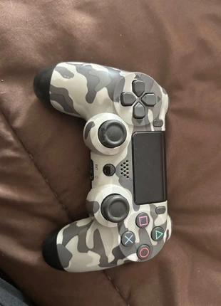manette de PS4, marke: PlayStation, zustand: Sehr gut, 12,00 €, 13,30 € inklusive Vinted-Käuferschutz