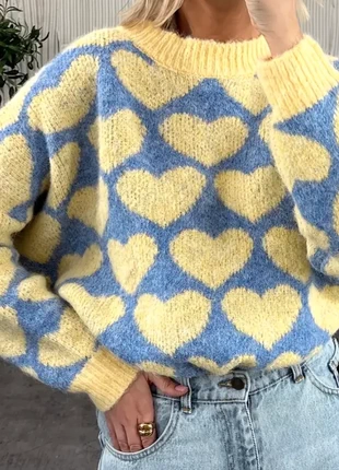 Pull doux à cœurs jaunes et bleus 💛💙 coupe oversize, état: Très bon état, taille: M / 38 / 10, 30,00 €, 32,20 € Protection acheteurs incluse