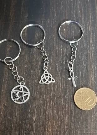 Lot 3 porte clé triskel triquetra celte protection Ankh croix égyptienne, état: Très bon état, 2,00 €, 2,80 € Protection acheteurs incluse