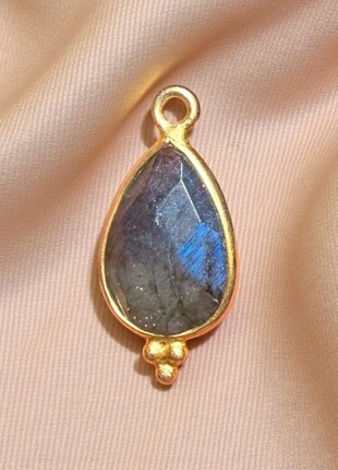 Pendentif Labradorite aux reflet bleuté, état: Très bon état, 3,00 €, 3,85 € Protection acheteurs incluse