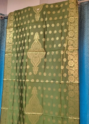 Grand châle jolie décor doré Neuf, condition: New without tags, €19.00, €20.65 includes Buyer Protection