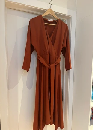 Midi Mango dress brown/red (rust/bric) colour size M, brand: Mango, condizioni: Ottime, taglia: M / IT 42 / EU 38, €22.00, €23.80 include la Protezione acquisti