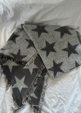 Boutique Schal mit Muster Grau, brand: La Boutique, condizioni: Ottime, €4.00, €4.90 include la Protezione acquisti