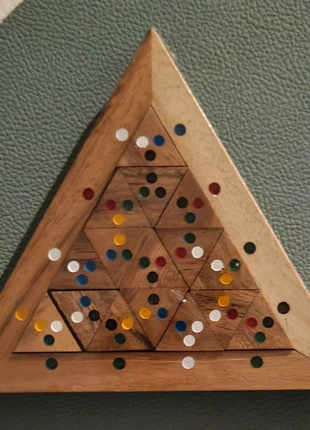 Jeu bois logique réflexion casse tête couleur - Tri-match, merk: Le Délirant, staat: Nieuw met prijskaartje, maat: 8 jaar / 128 cm, € 14,00, € 15,40 inclusief Kopersbescherming