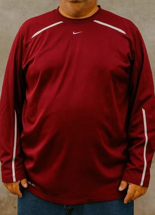 Sweat polaire Nike Therma-Fit Bordeaux XXL modèle sport chaud et confortable, brand: Nike, condizioni: Ottime, taglia: XXL, €15.00, €16.45 include la Protezione acquisti