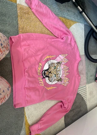 Pink Def Leppard sweatshirt, brand: Def Leppard, condition: New without tags, size: Other, £3.00, £3.85 includes Buyer Protection