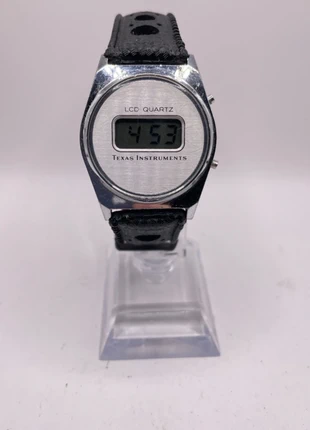 Vintage 1970s Texas Instruments LCD Quartz Digital Watch, marque: Texas Instruments, état: Bon état, taille: 30–38 mm, 22,00 €, 23,80 € Protection acheteurs incluse