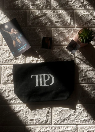 Taylor Swift TTPD Pochette black e silver glitter, marque: Taylor Swift, état: Neuf sans étiquette, 8,00 €, 9,10 € Protection acheteurs incluse