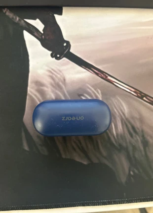 Écouteurs sans fil bleus – boîtier de charge, très bon état, état: Très bon état, 5,00 €, 5,95 € Protection acheteurs incluse