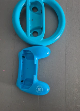Volant et manette OM, marke: Nintendo, zustand: Sehr gut, 5,00 €, 5,95 € inklusive Vinted-Käuferschutz