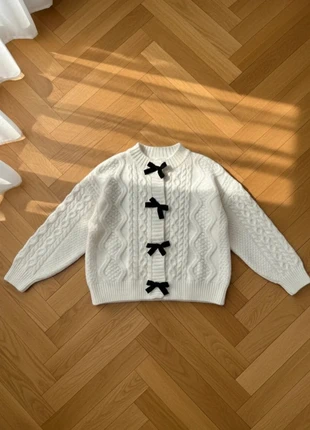 Cardigan Blanc Nœuds Noirs Cottagecore Vintage, merk: Elandra, staat: Heel goed, maat: S / 36 / 8, € 44,99, € 47,94 inclusief Kopersbescherming