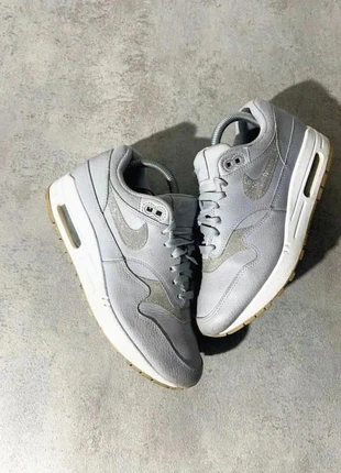 Chaussures Nike Air Max 1 gris logo argenté brillant paillette taille 39, marke: Nike, zustand: Sehr gut, größe: 39, 49,00 €, 52,15 € inklusive Vinted-Käuferschutz