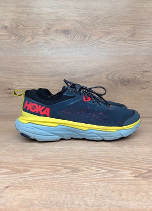 Chaussures de Course / Trail Hoka Challenger ATR6 bleu et rouge Taille 41 1/3, marke: Hoka, zustand: Sehr gut, größe: 41, 56,00 €, 59,50 € beinhaltet Vinted-Käuferschutz Pro