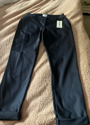 Nieuwe pantalon dnn pure maat 40, merk: dnn pure, staat: Nieuw met prijskaartje, maat: L / 40 / 12, € 65,00, € 68,95 inclusief Kopersbescherming