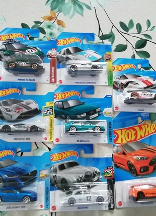 Lot hotwheels mainlines Porsche Audi Jaguar Ford street vintage racing 1/64, marke: Hot Wheels, zustand: Neu, mit Etikett, größe: Frühchen, bis 44, 26,00 €, 28,00 € inklusive Vinted-Käuferschutz
