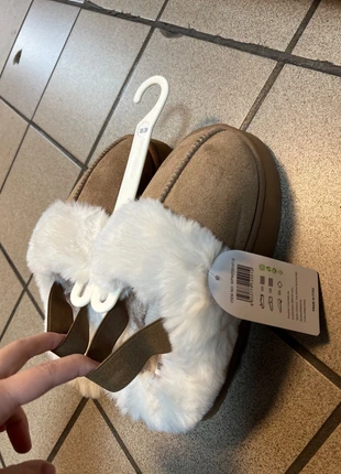 Pantofole donna marrone 38/39 con elastico dietro, marque: Donna, état: Neuf avec étiquette, taille: 38, 8,00 €, 9,10 € Protection acheteurs incluse