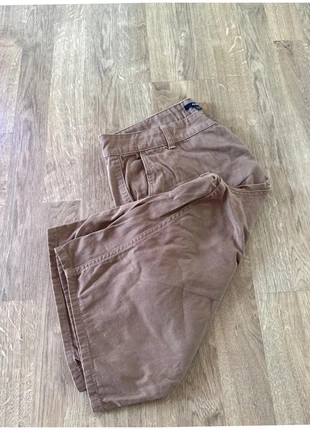 Short marron kiabi en taille 36, marque: Kiabi, état: Très bon état, taille: S, 3,90 €, 4,80 € Protection acheteurs incluse