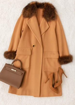 Elegante cappotto cammello in lana con dettagli in pelliccia – stile iconico e senza tempo, brand: Made In Italy, condizioni: Ottime, taglia: L / IT 44 / EU 40, €45.00, €47.95 include la Protezione acquisti