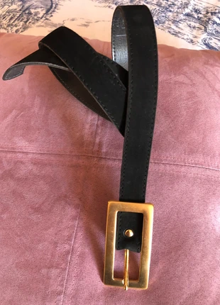 Ceinture fine artisanale en cuir nubuk noir avec boucle dorée satinée, marque: Dillax, état: Neuf sans étiquette, taille: 75 cm, 14,00 €, 15,40 € Protection acheteurs incluse