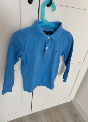 Blauwe polo van Tommy hilfiger, merk: Tommy Hilfiger, staat: Goed, maat: 4 jaar / 104 cm, € 3,50, € 4,38 inclusief Kopersbescherming