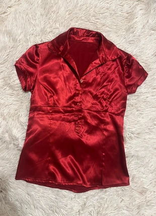 Blusa satinata , rossa , Made in Italy , tg S,maniche corte ,red satin short-sleeve, blouse, zustand: Sehr gut, größe: S / 36 / 8, 6,00 €, 7,00 € inklusive Vinted-Käuferschutz