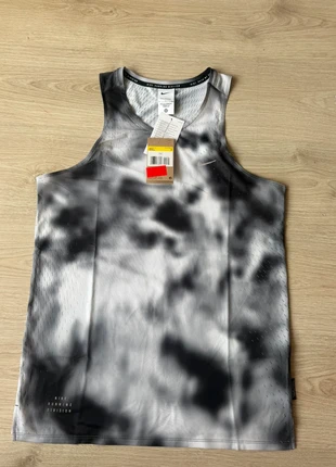 Débardeur Nike running division breathe taille S, brand: Nike, condizioni: Nuovo senza cartellino, taglia: S, €39.00, €41.65 include la Protezione acquisti