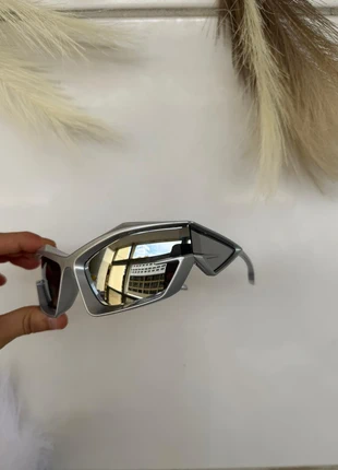 New futuristic premium edition unisex Y2k grey sunglasses O F 0, marke: Vintage Dressing, zustand: Sehr gut, 14,99 €, 16,44 € inklusive Vinted-Käuferschutz