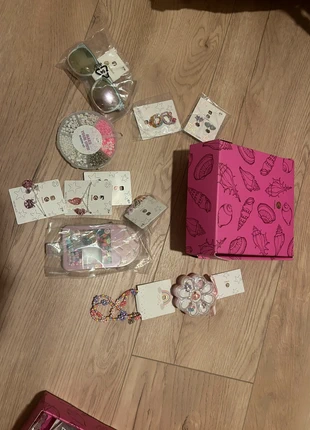 Bijoux box, merk: Kruidvat, staat: Nieuw zonder prijskaartje, € 12,50, € 13,83 inclusief Kopersbescherming