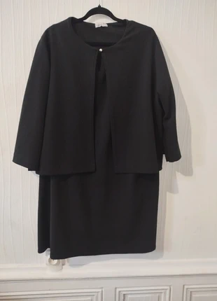 Robe noire chic taille 54/56 en excellent état création Sergio di fiori, marque: Sergio di Fiori, état: Très bon état, taille: 7XL / 54 / 26, 15,00 €, 16,45 € Protection acheteurs incluse