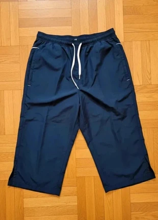 Pantacourt sport Reebok bleu marine taille XS confortable très bon état, brand: Reebok, condition: Very good, size: XS, €4.00, €4.90 includes Buyer Protection