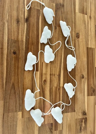 Guirlande nuage, marque: H&M, état: Très bon état, taille: Jusqu'à 1 mois / 50 cm, 5,00 €, 5,95 € Protection acheteurs incluse