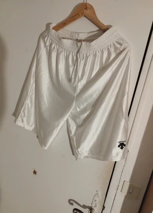 Short blanc basket-ball Descente, marque: Descente, état: Très bon état, taille: L, 11,00 €, 12,25 € Protection acheteurs incluse