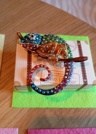 Broche avec la boîte, marca: luxe.fr, estado: Muito bom, €5.00, €5.95 inclui Proteção do Comprador Pro