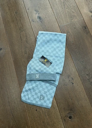 Louis vuitton beanie scarf, merk: Louis Vuitton, staat: Nieuw met prijskaartje, € 55,00, € 58,45 inclusief Kopersbescherming