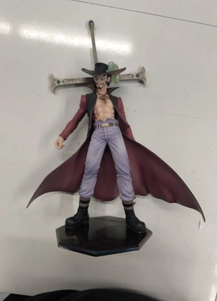 Figurine de Mihawk, état: Bon état, taille: Jusqu'à 1 mois / 50 cm, 30,00 €, 32,20 € Protection acheteurs incluse