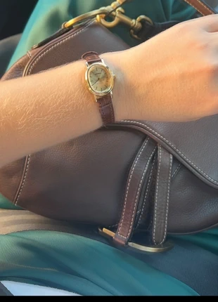 Petite montre cuir super fine ovale et tendance vintage style y2k outfit ootd, merk: Vintage Dressing, staat: Nieuw met prijskaartje, maat: Universele maat, € 15,00, € 16,45 inclusief Kopersbescherming