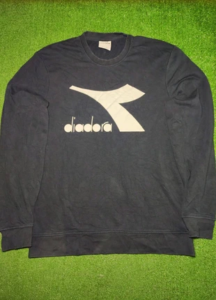 Felpa Diadora blu notte taglia S – classica, comoda e sportiva, merk: Diadora, staat: Heel goed, maat: S, € 8,00, € 9,10 inclusief Kopersbescherming