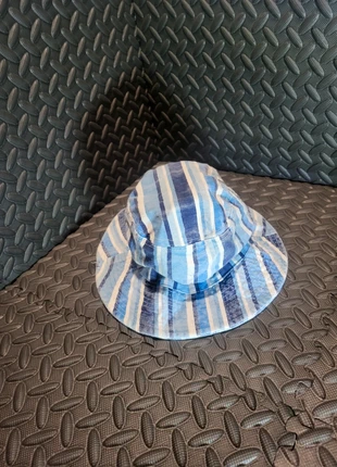 Bob à rayures blanc et bleu | 52cm, merk: pas de marque, staat: Heel goed, maat: 52, € 4,00, € 4,90 inclusief Kopersbescherming