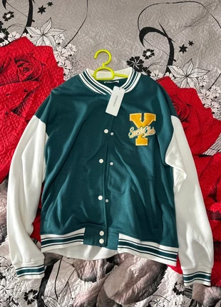 Giacca verde, merk: Terranova, staat: Nieuw met prijskaartje, maat: XL / 42 / 14, € 5,00, € 5,95 inclusief Kopersbescherming