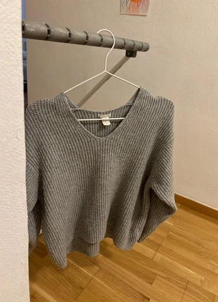 Pullover V-Ausschnitt, marke: H&M, zustand: Sehr gut, größe: XS / 34 / 6, 4,00 €, 4,90 € inklusive Vinted-Käuferschutz