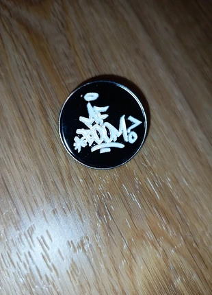 Pin's mf doom, brand: MF Doom, condition: New without tags, €8.90, €10.05 includes Buyer Protection Pro