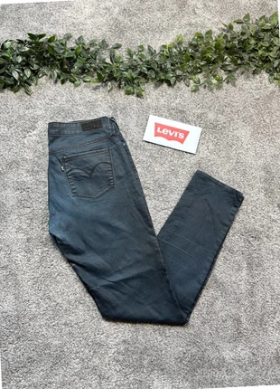 Jean Levi’s Demi Curve Skinny noir, W28 L32 (FR 38), silhouette médiane taille mi-haute femme, brand: Levi's, condition: Very good, size: XXXS / 30 / 2, €11.95, €13.25 includes Buyer Protection